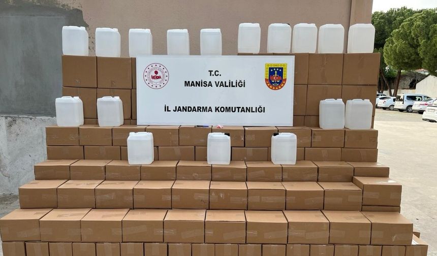 Manisa'da iş yeri baskınında binlerce litre kaçak alkol ele geçirildi