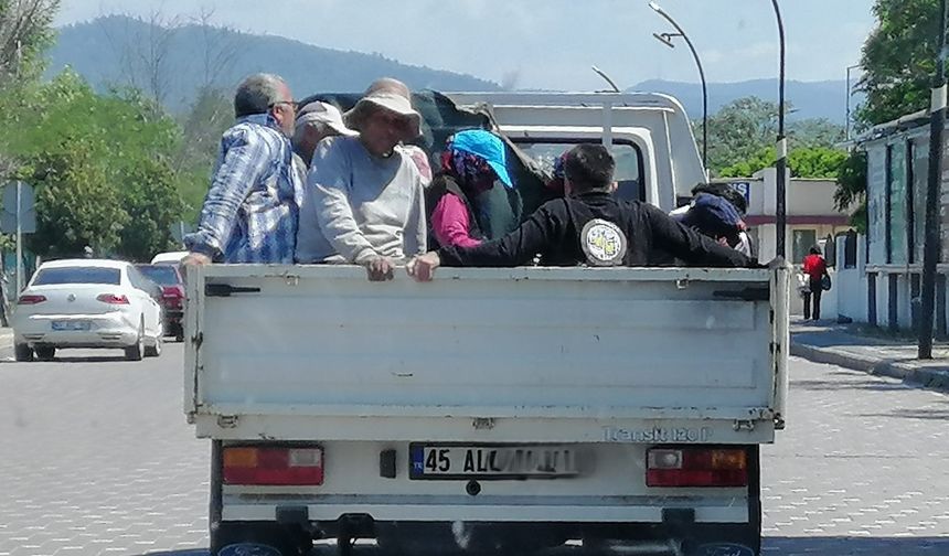 Manisa'da tehlikeli yolculuk