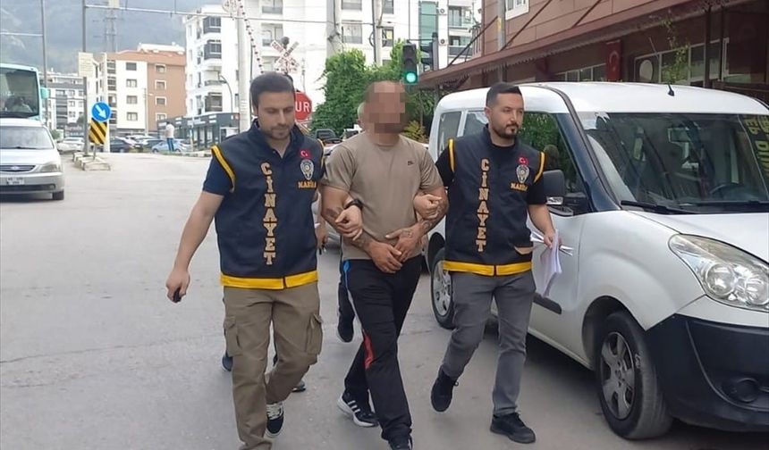 Manisa’da 13 araca zarar veren şahıs hastaneye yatırıldı
