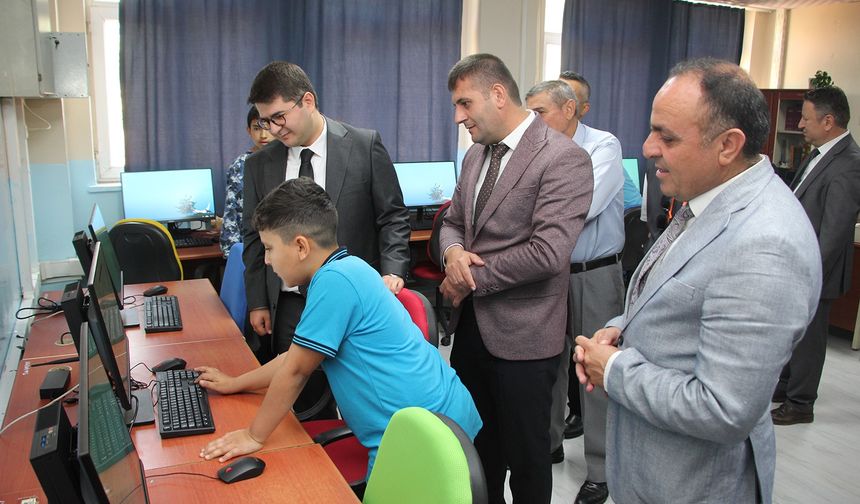 Kula’da Bilişim Sınıfı öğrencilerle buluştu