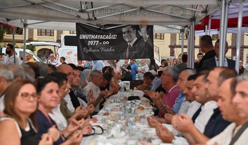 Başkan Zeyrek vefatının 52. gününde dualarla anıldı