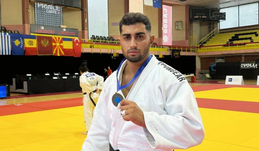 Yunusemre Belediyespor'un judocusundan bronz madalya