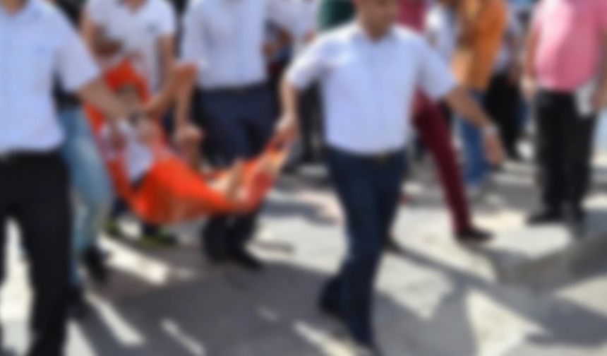 Manisa Yunusemre'de çıkan bıçaklı kavgada 1 kişi yaralandı