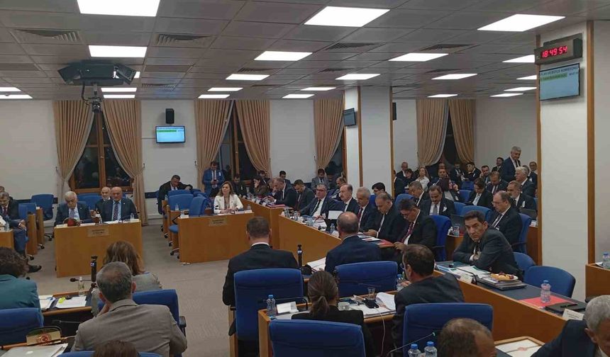 Meclis'te gergin anlar: CHP'li vekillerle bakan arasında tartışma