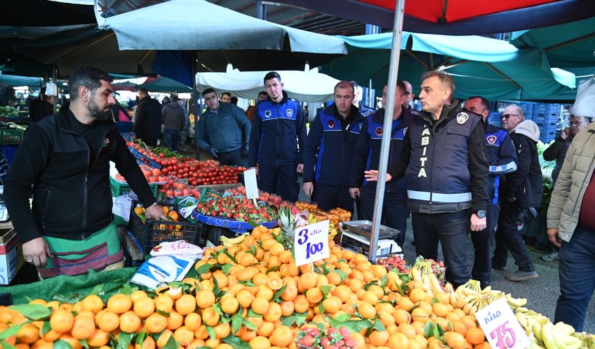 Perşembe Pazarı'ndaki zabıta noktasına 'Hoş Geldin Masası'