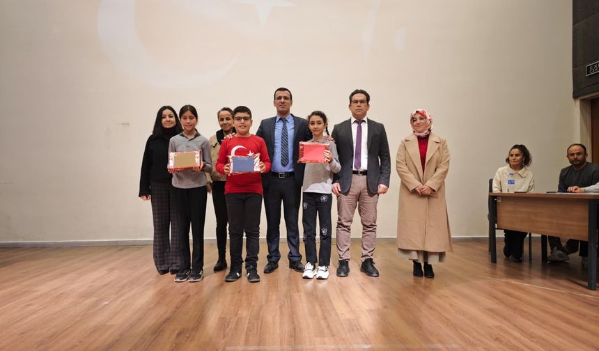 Sarıgöl’de miniklerden İstiklal Marşı coşkusu