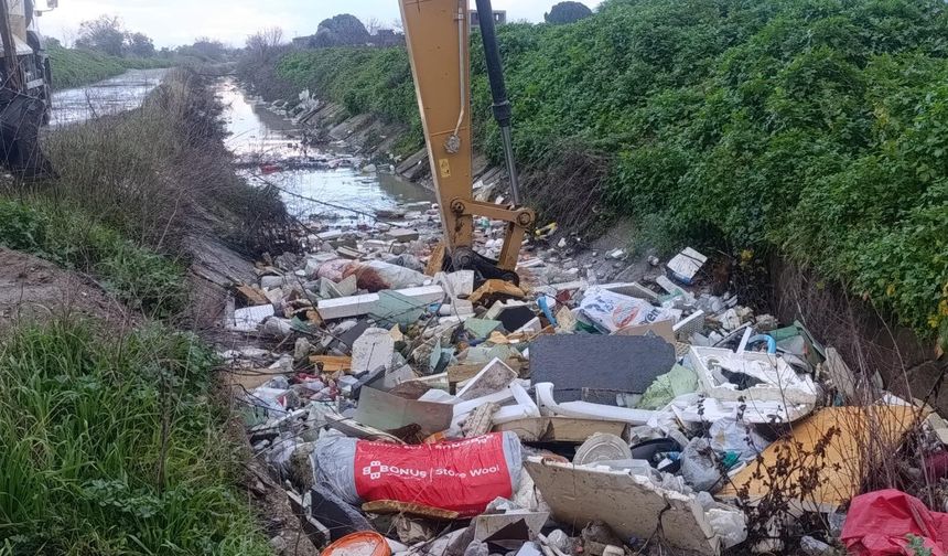 Bozköy Deresi çöplüğe dönmüş