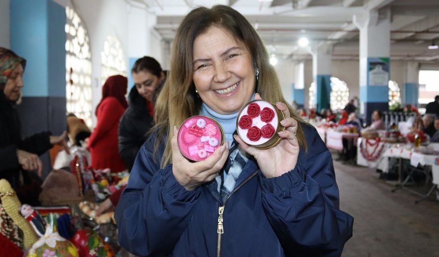 Yunusemre'de Sevgililer Günü pazarı kuruldu