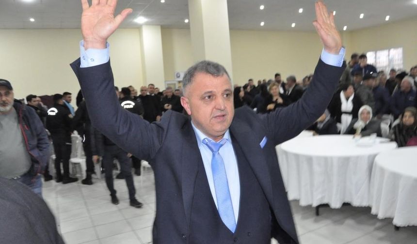 Salihli'de 4 başkan değişti, 8 başkan güven tazeledi