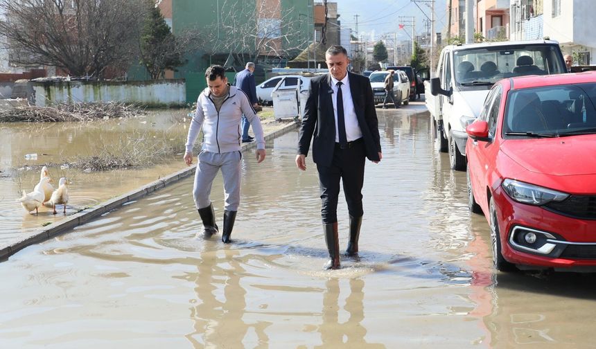 Başkan Şimşek çizmeleri giydi, Akpınar'da incelemelerde bulundu