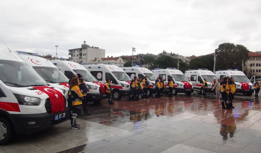 Manisa'ya 8 yeni ambulans