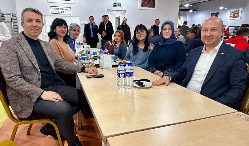 Kızılay Manisa'dan öğrencilere iftar sofrası