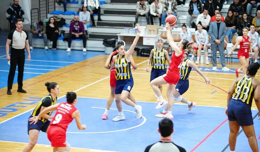 Manisa’nın tek kadın basketbol takımı zirve takibini sürdürüyor