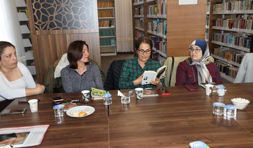 Şehzadeler'de "Kitap, kahve, kurabiye Buluşması" başladı
