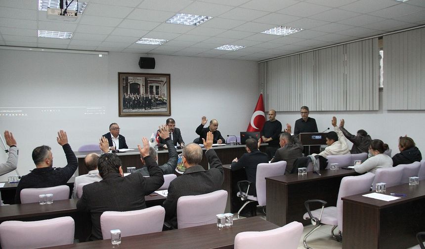 Kula Belediye Meclisi'nde ret oyları havada uçuştu