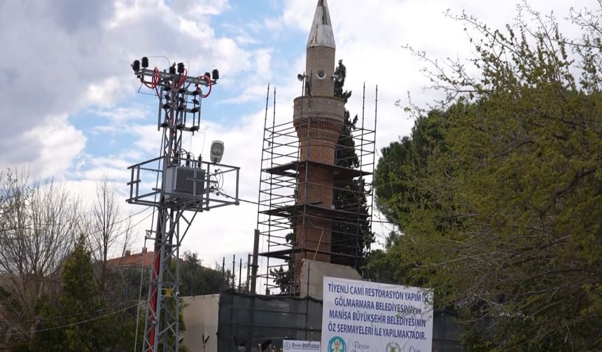 Depremde hasar gören cami Büyükşehir tarafından restore ediliyor