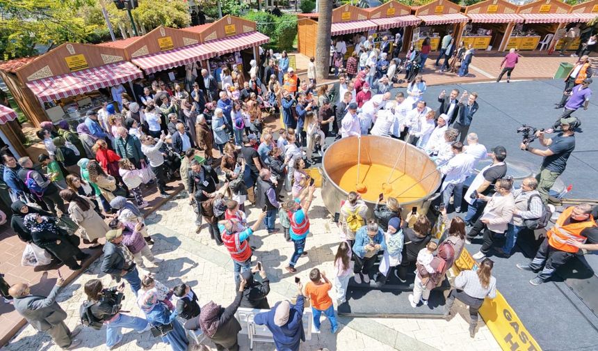 Manisa'da 5 bin kişilik tarhana çorbası yapıldı
