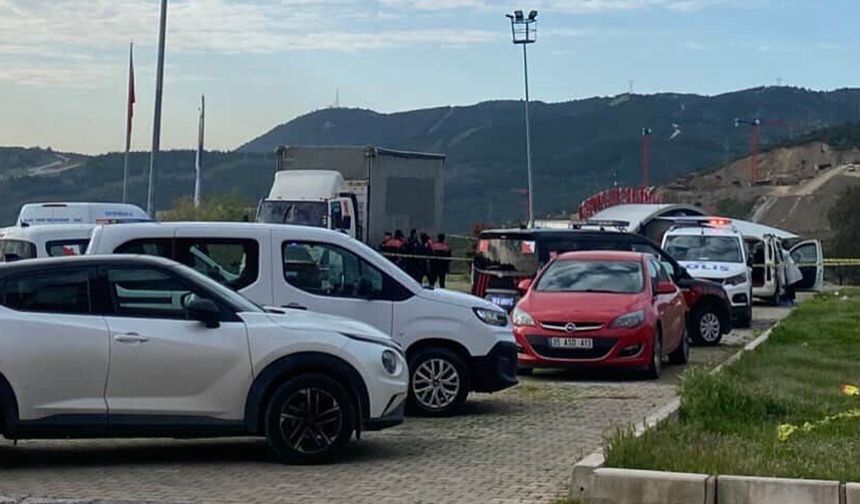 Araç içinde cinayet: Kadın hayatını kaybetti