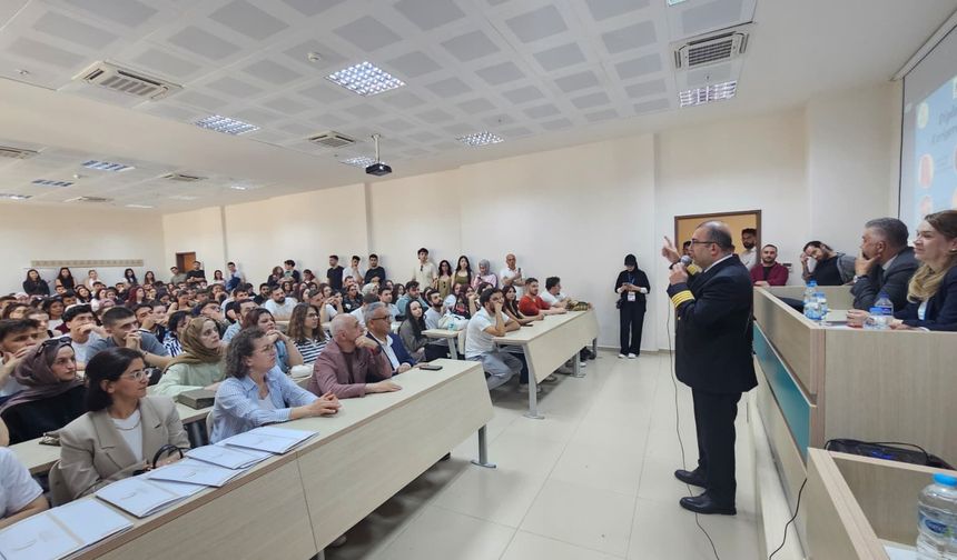 Manisa Celal Bayar Üniversitesi'nde ilham veren panel