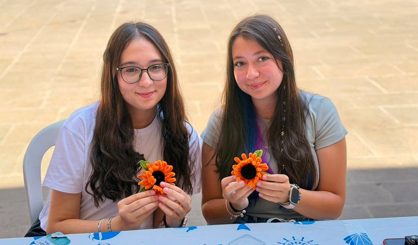 Tarihi Kurşunlu Han'da renkli tasarımlar