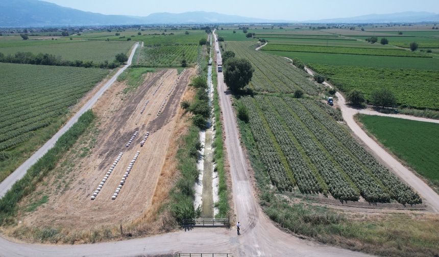 Şehzadeler'de çiftçinin beklediği yol yenilendi