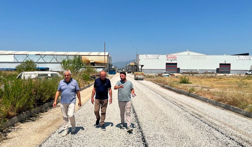 Turgutlu’da Fatih Sanayi Sitesine 5 bin metrekarelik asfalt