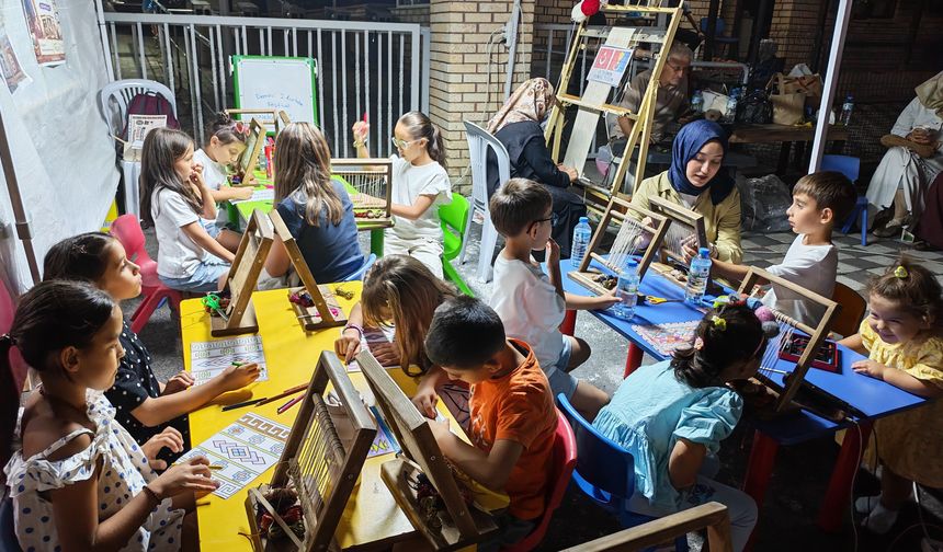 Demircili çocuklar halı dokumacılığını öğrendi