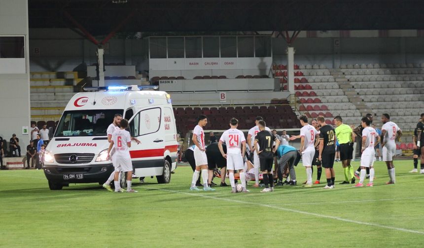 Manisa FK maçında sahaya ambulans girdi
