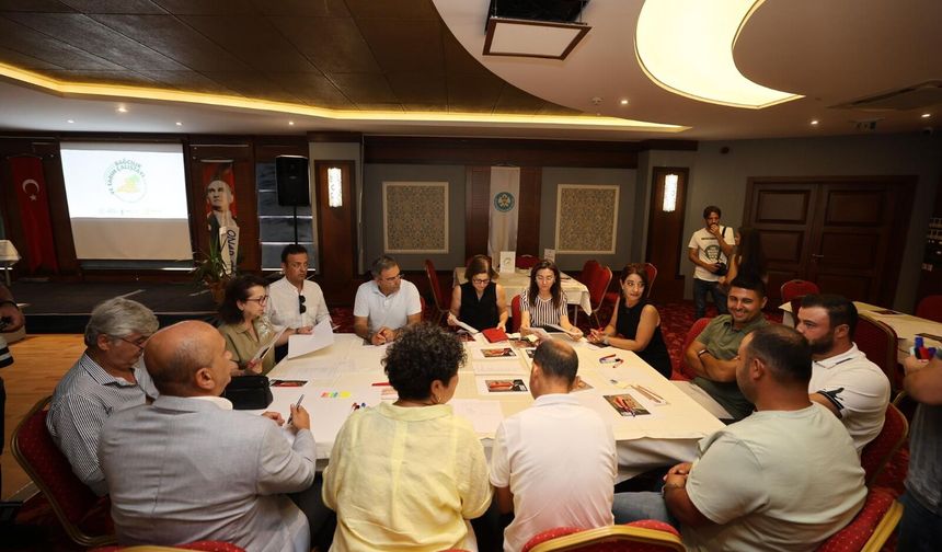 Manisa'da üzümün geleceği konuşuldu