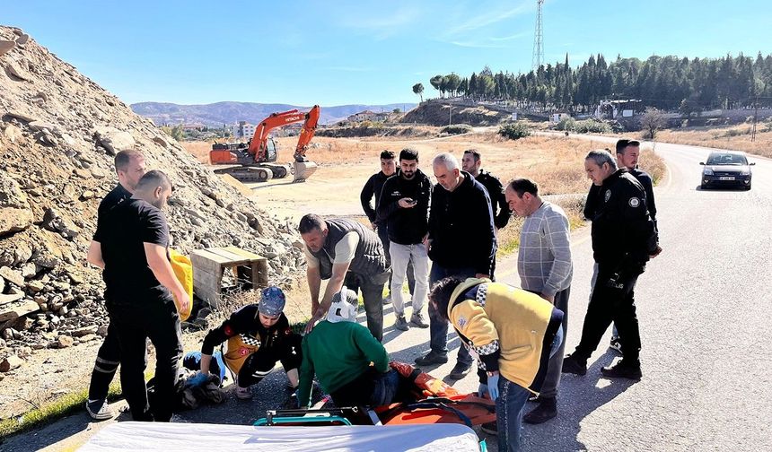 Manisa'da otomobil ile motosiklet çarpıştı: 1 ağır yaralı