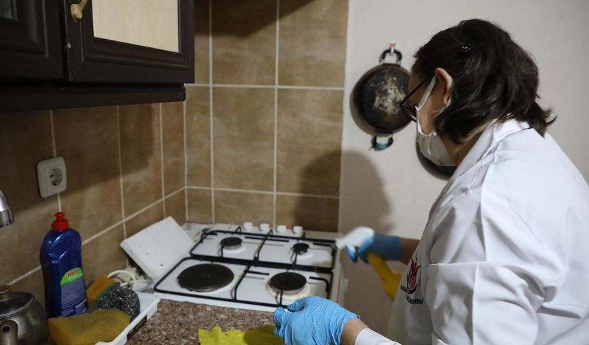 Şehzadeler'den ihtiyaç sahiplerine evde temizlik hizmeti