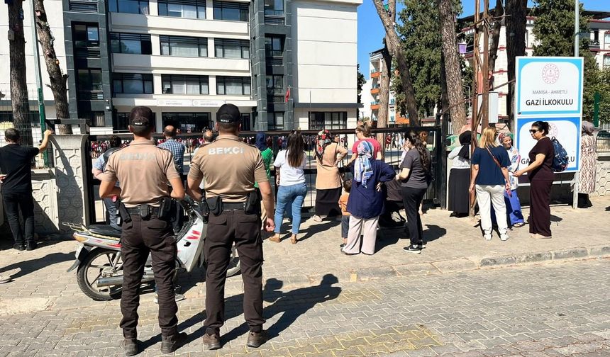 Manisa’da okul çevrelerindeki denetimlerde 52 kişi yakalandı