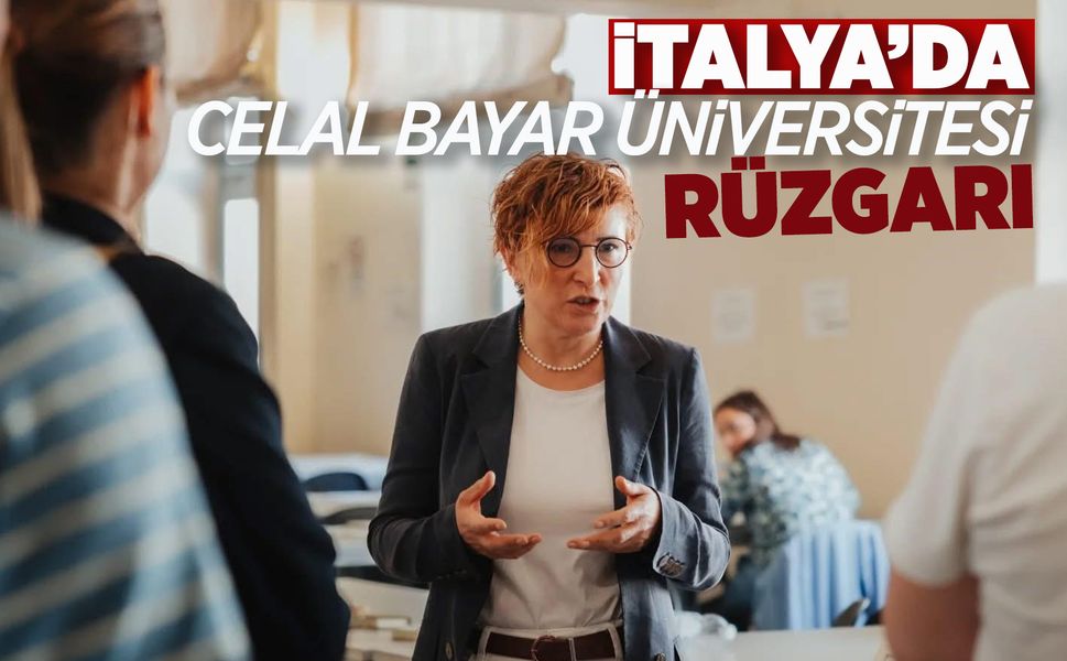 Celal Bayar Üniversitesi'nin bayrağı İtalya'da dalgalandı