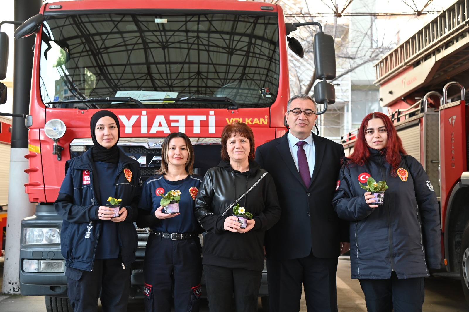 Büyükşehir Ve Maski̇’den Kadın Çalışanlara Özel Hediye (9)