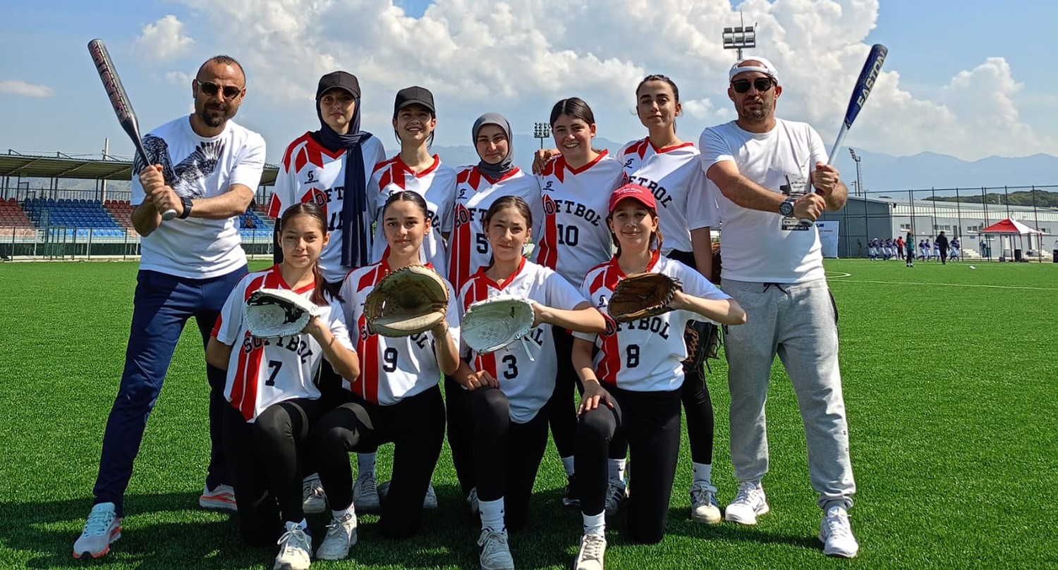 Kula Kaymakamı Özdemir Sporcuları Ağırladı (4)
