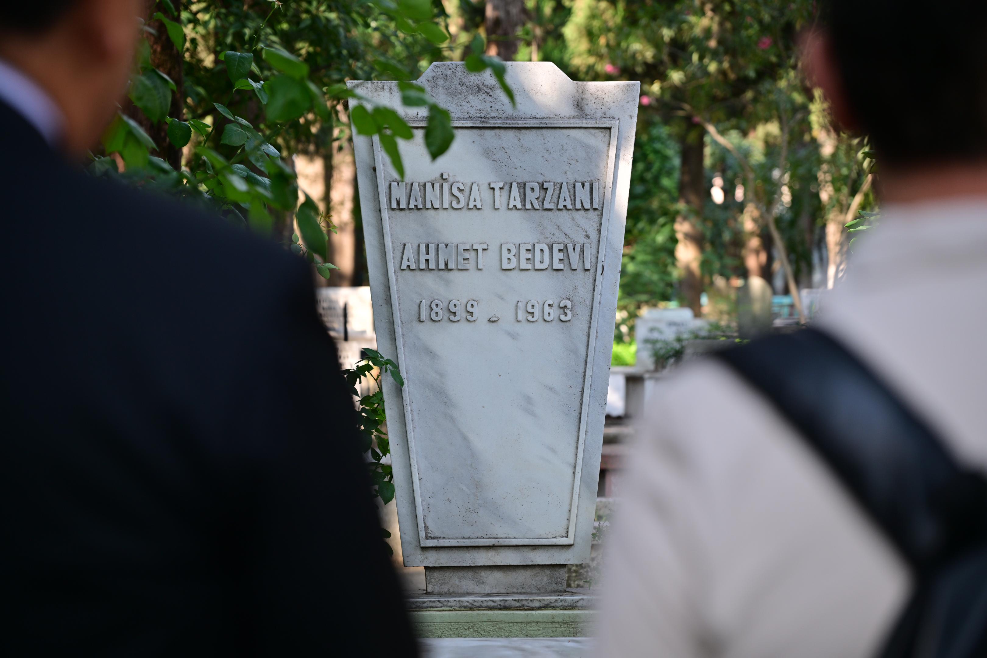 Manisa Tarzanı Ahmet Bedevi Mezarı Başında Anıldı (2)