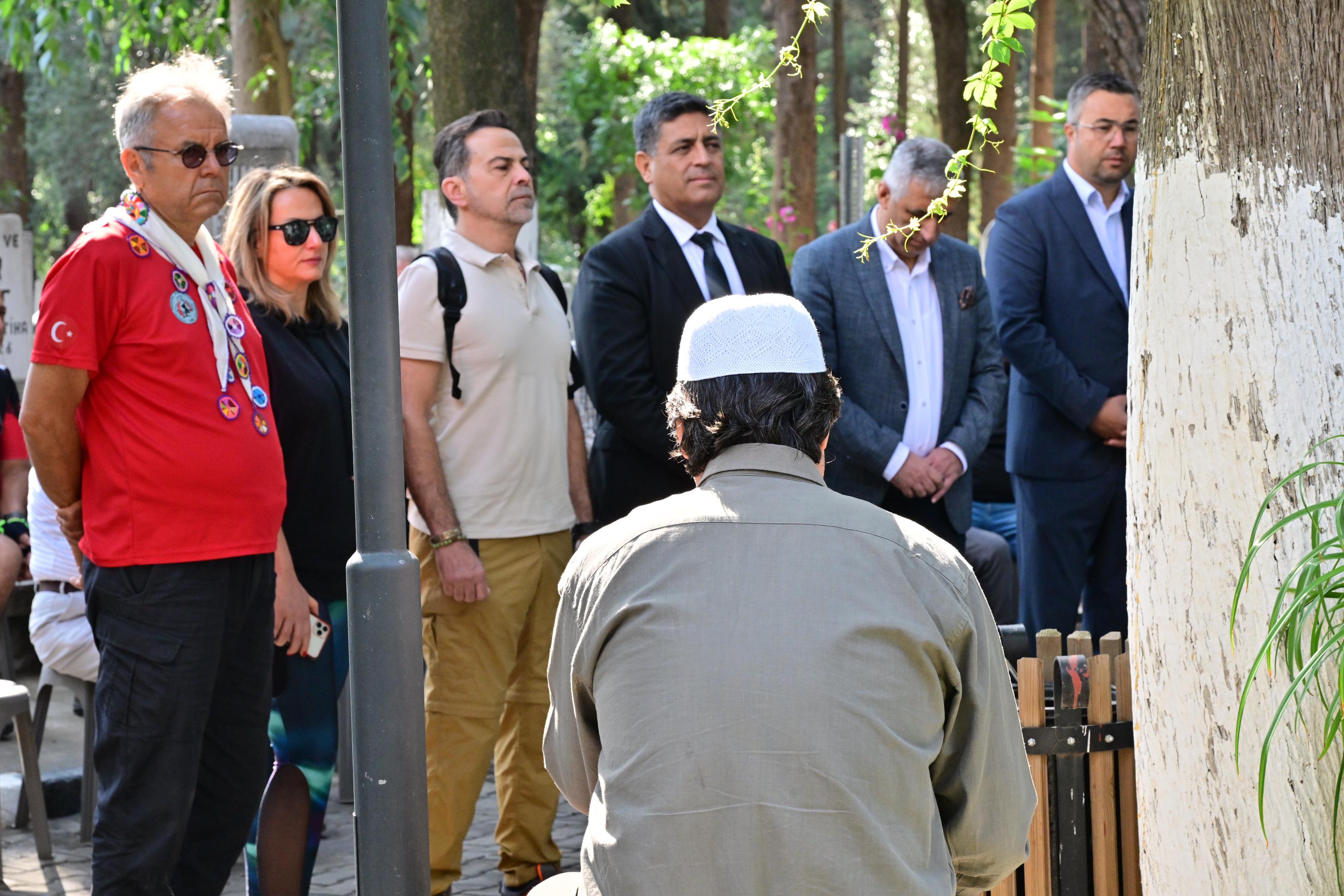 Manisa Tarzanı Ahmet Bedevi Mezarı Başında Anıldı (6)