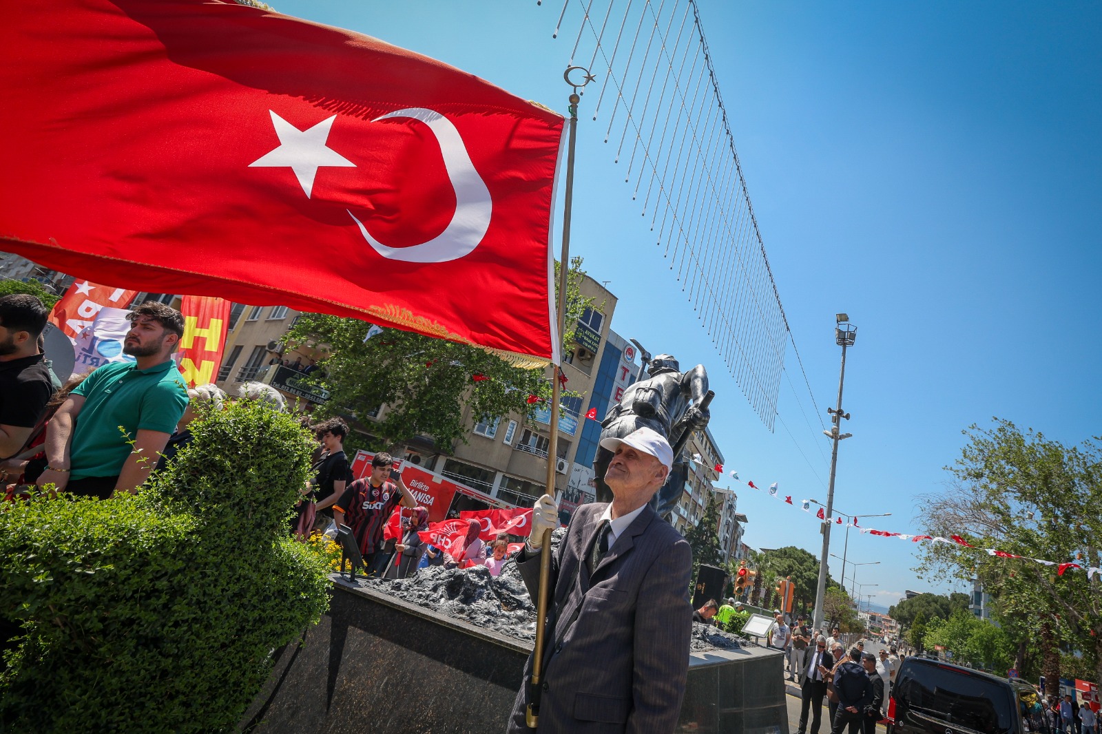 Özgür Özel Somada (8)