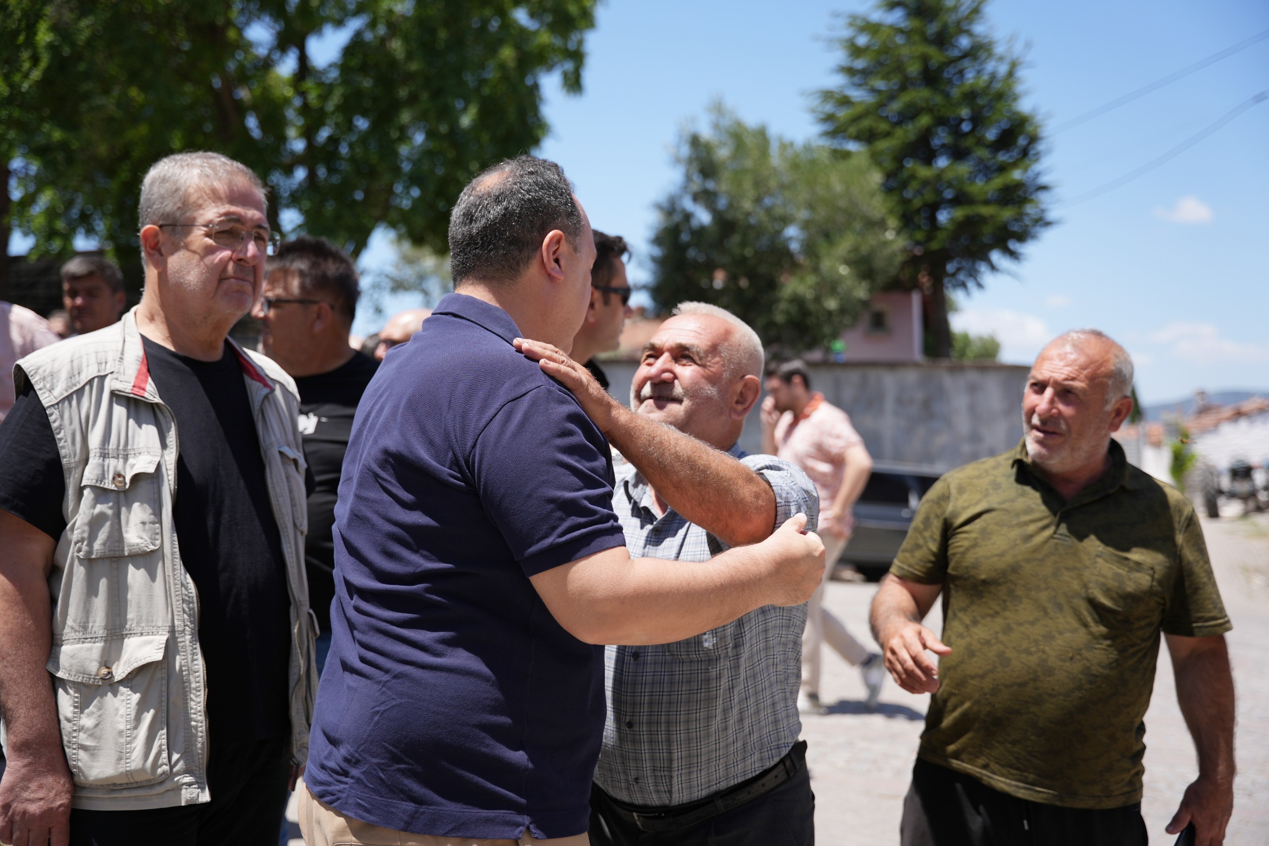 Başkan Dutlulu, Akhisar’daki Yangın Bölgesinde İncelemelerde Bulundu (7)