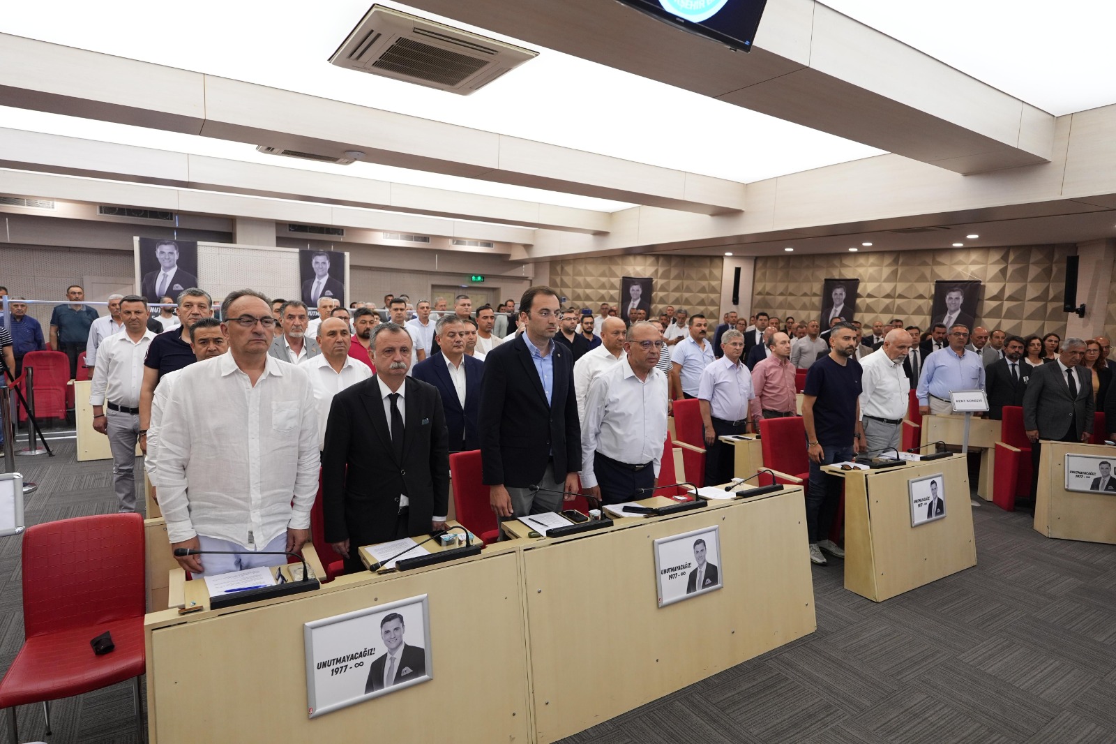 Başkan Dutlulu Ile İlk Meclis Ferdi Zeyrek’i Anarak Başladı (4)