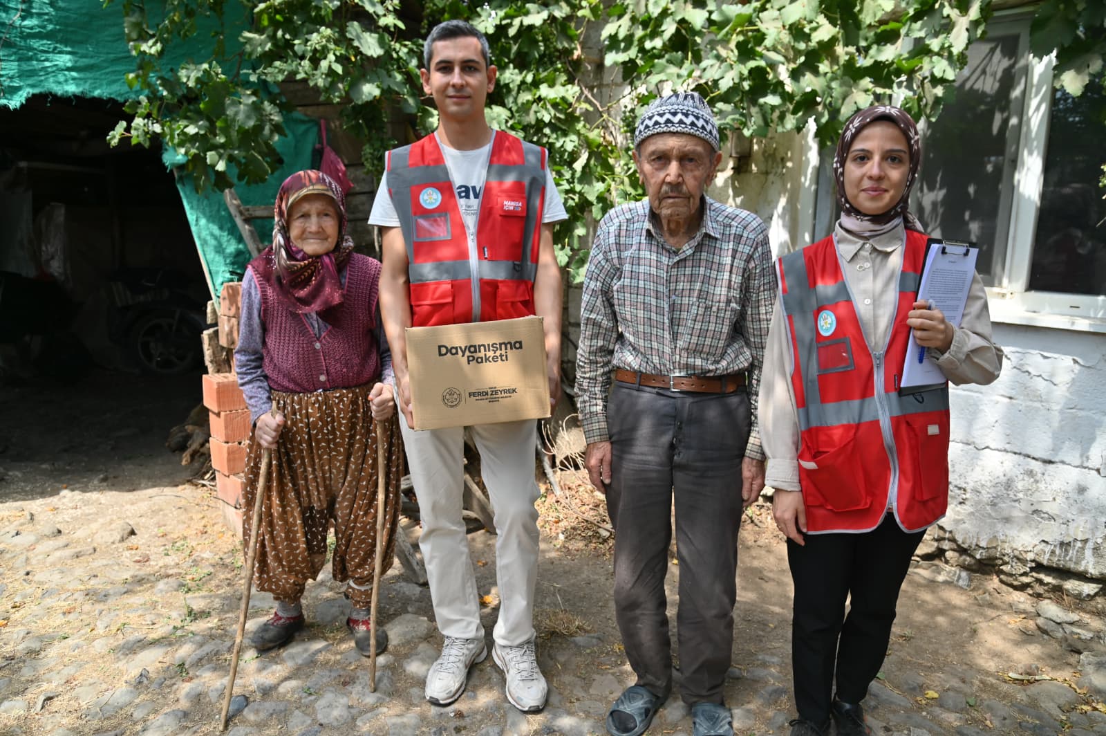 Büyükşehirden Deprem Mağdurlarına Yardım Eli (19)
