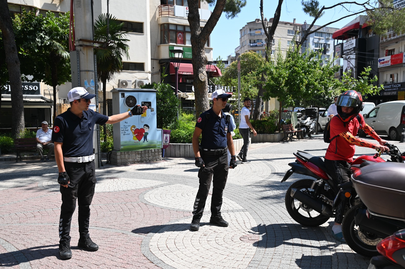 Büyükşehir’den Kaldırımlar Ve Sevgi Yollarında Denetim (8)