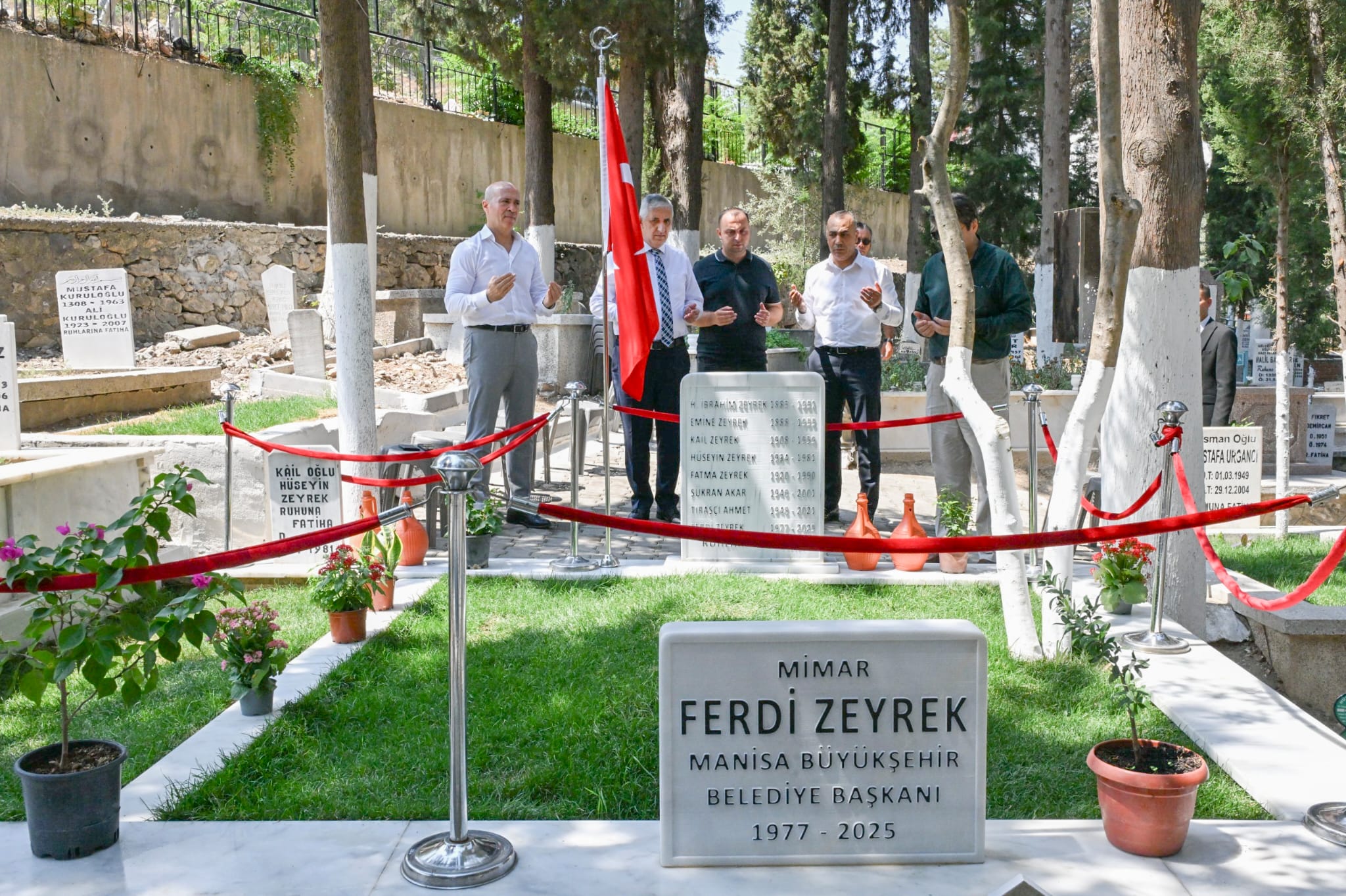 Merhum Başkan Ferdi Zeyrek Vefatının 52. Gününde Dualarla Anıldı (10)