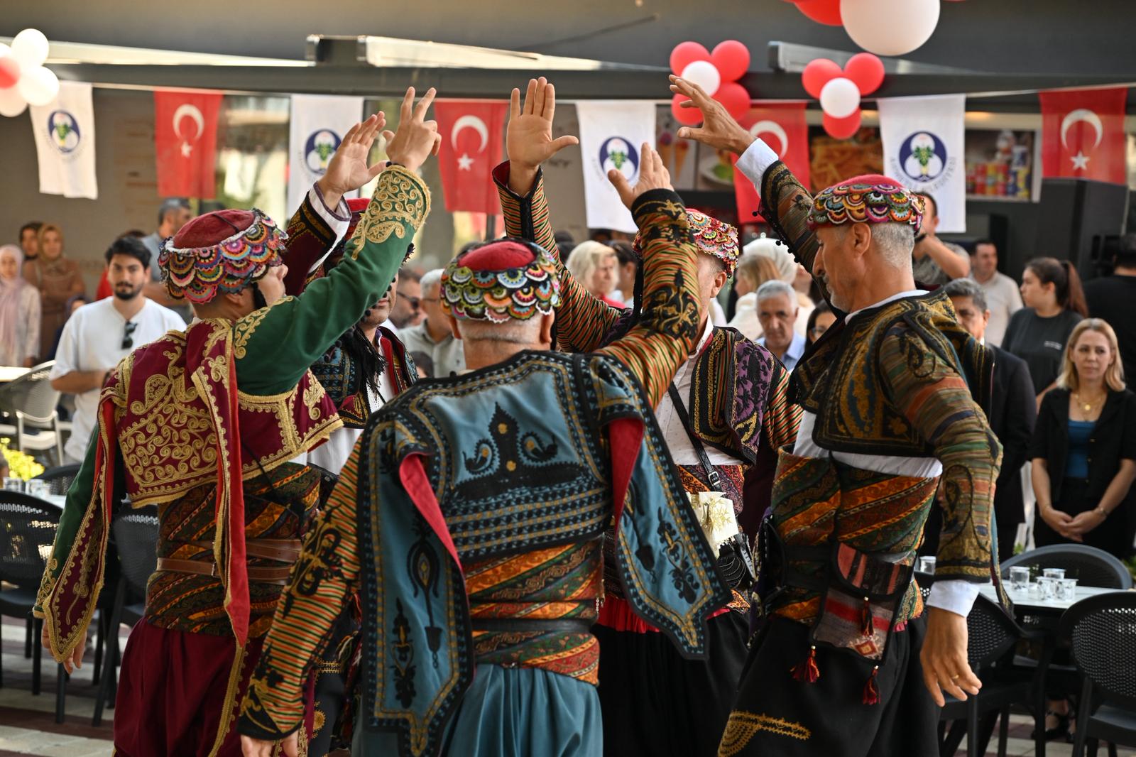 Ahmetli’ye Yeni Sosyal Tesis Ferdi Zeyrek Parkı Açıldı (2)
