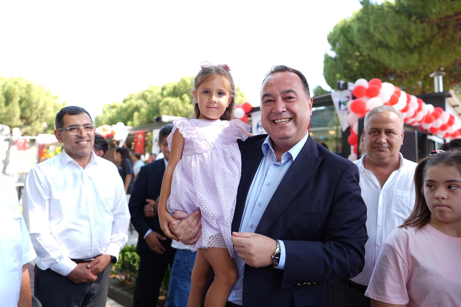 Ahmetli’ye Yeni Sosyal Tesis Ferdi Zeyrek Parkı Açıldı (7)