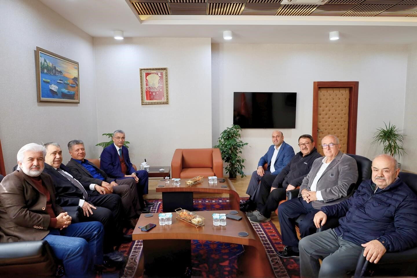 Eski Manisa Valisi Celalettin Güvenç Akhisar'da