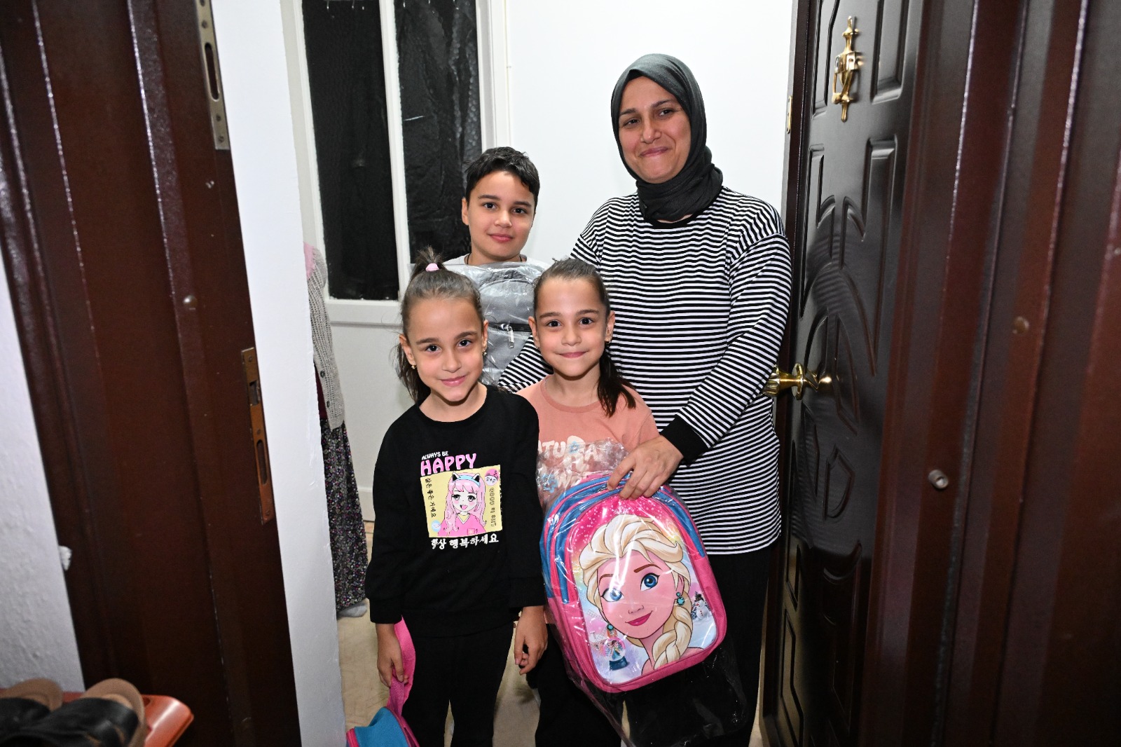 Manisa Büyükşehir’den 15 Bin Öğrenciye Çanta Ve Kırtasiye Desteği (8)