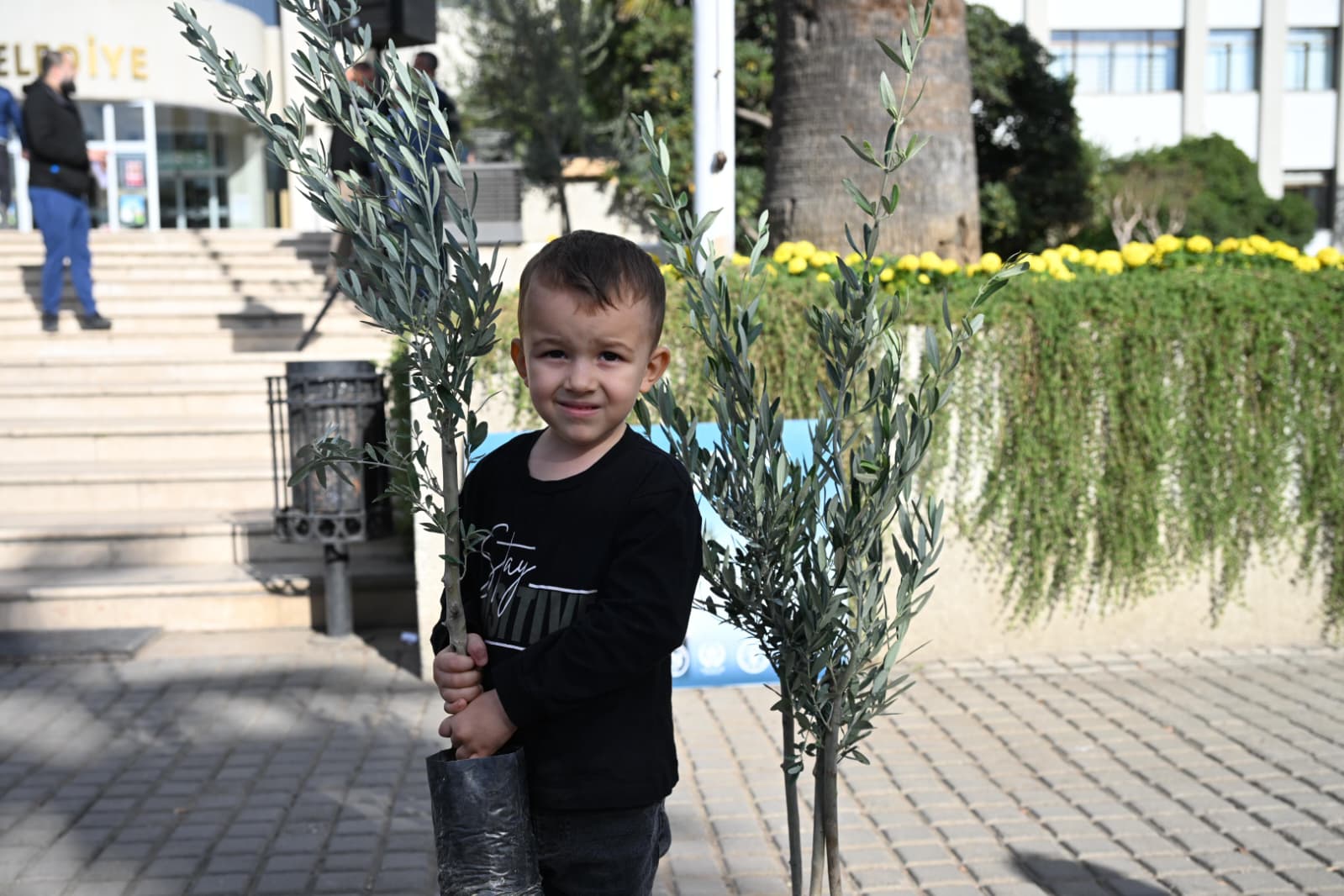 Sali̇hli̇’de Atik Pi̇l Toplama Etki̇nli̇ği̇ne Yoğun Katilim 300 Ki̇lo Atik Pi̇l Toplandi (24)