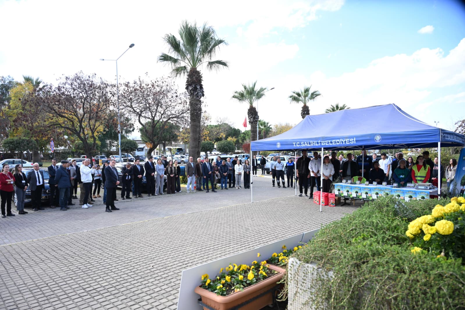 Sali̇hli̇’de Atik Pi̇l Toplama Etki̇nli̇ği̇ne Yoğun Katilim 300 Ki̇lo Atik Pi̇l Toplandi (4)