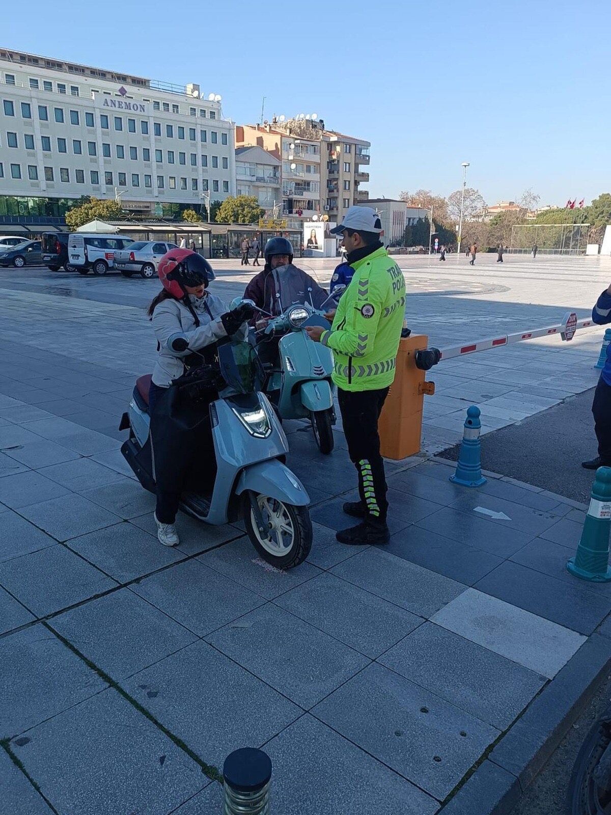 1A137E27 1377 4Cfc 9Cfc 979D65B7E27A (1)